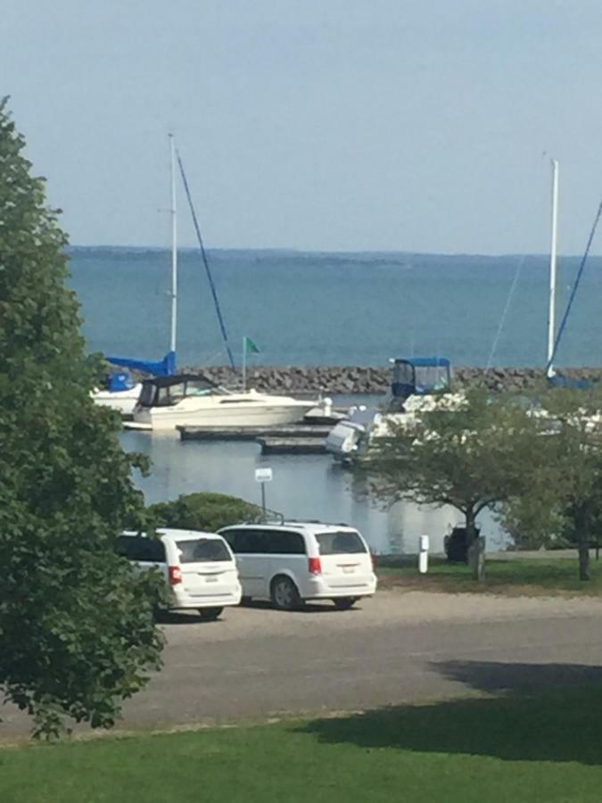 Hilton Beach Inn & Spa Thessalon Экстерьер фото